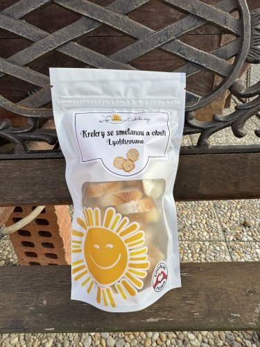 Lyofilizované krekry se smetanou a cibulí